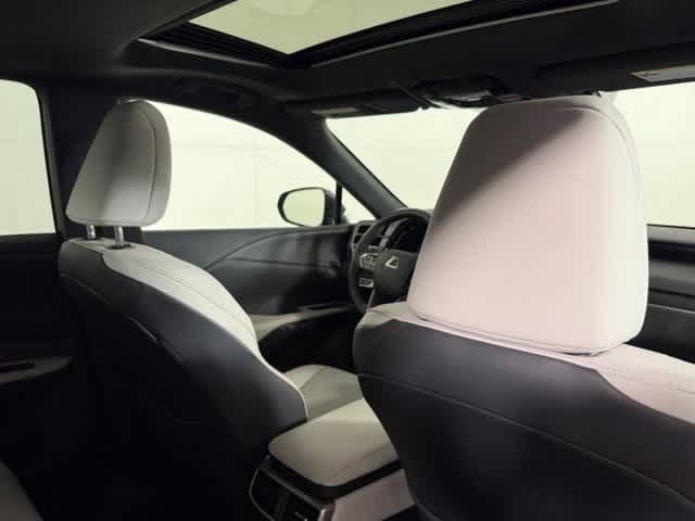 Used 2025 Lexus RX 350 Premium w/ Convenience Package FWD image 28