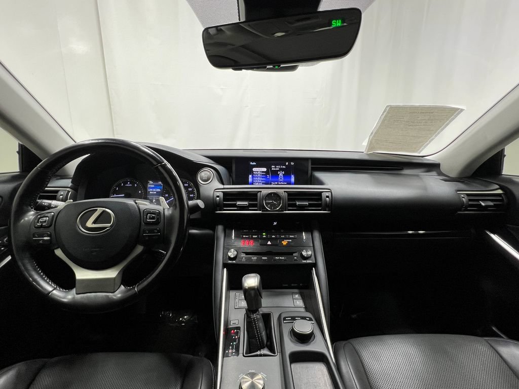Used 2017 Lexus IS 200t w/ Premium Package RWD image 20