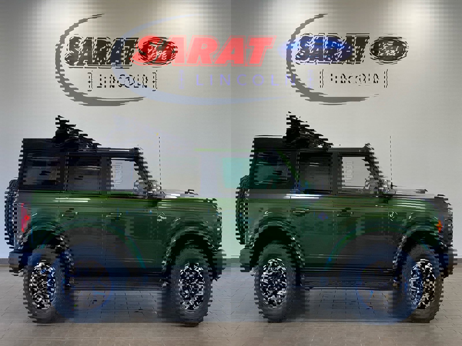 New 2025 Ford Bronco Outer Banks image 2