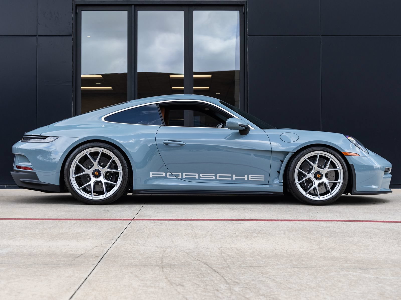 Used 2024 Porsche 911 GT3 RS RWD image 12