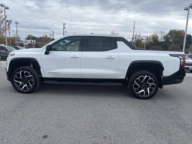 New 2024 Chevrolet Silverado EV RST image 3