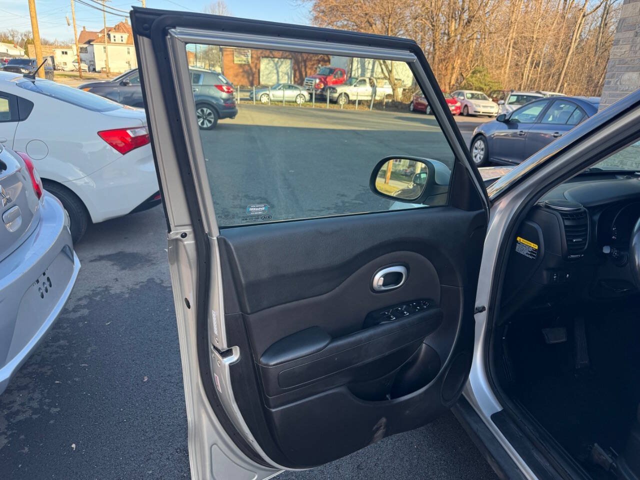 Used 2017 Kia Soul + FWD image 10