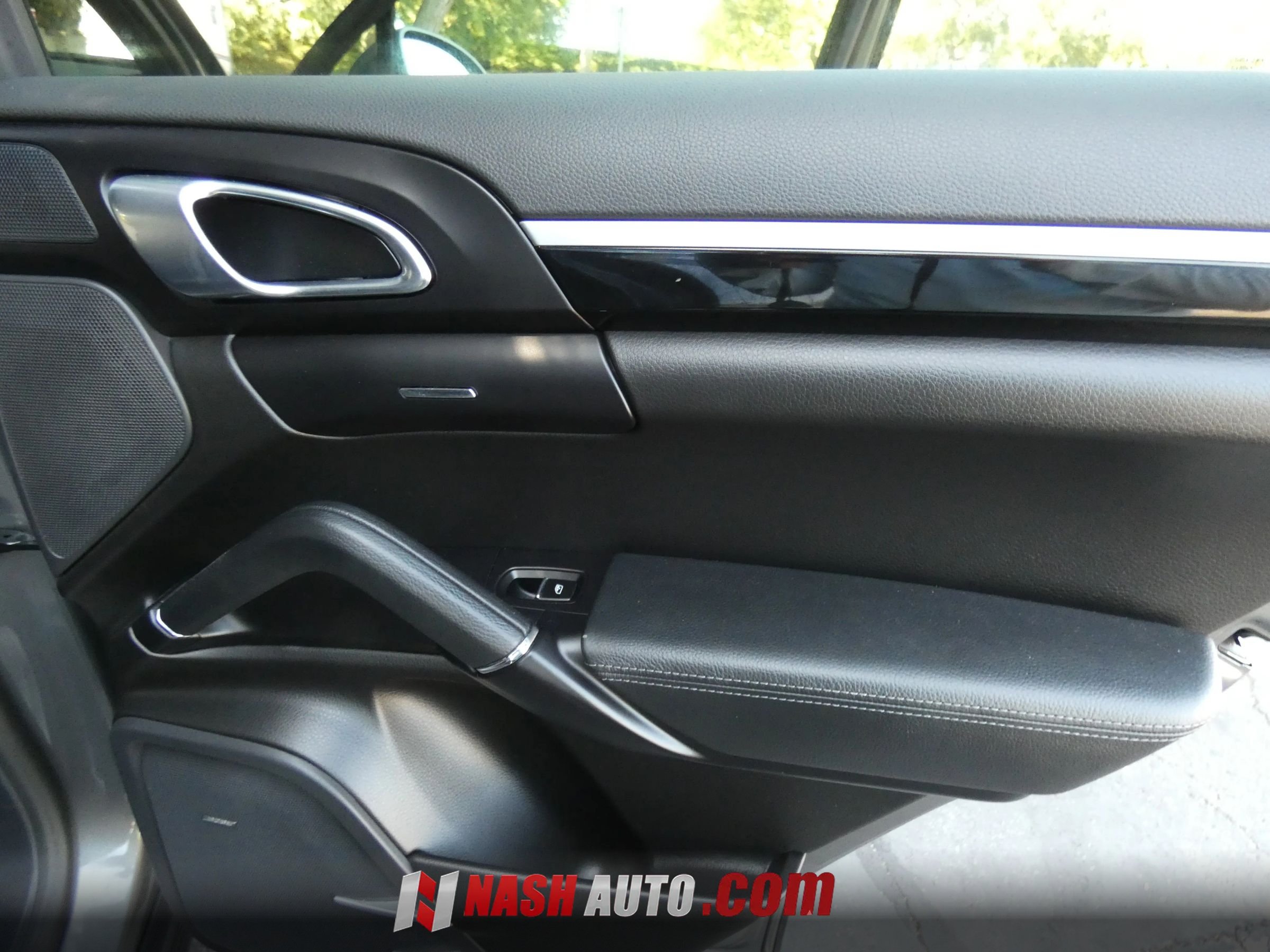 Used 2018 Porsche Cayenne AWD/4WD image 40