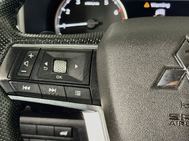 Used 2023 Mitsubishi Outlander SE FWD image 11