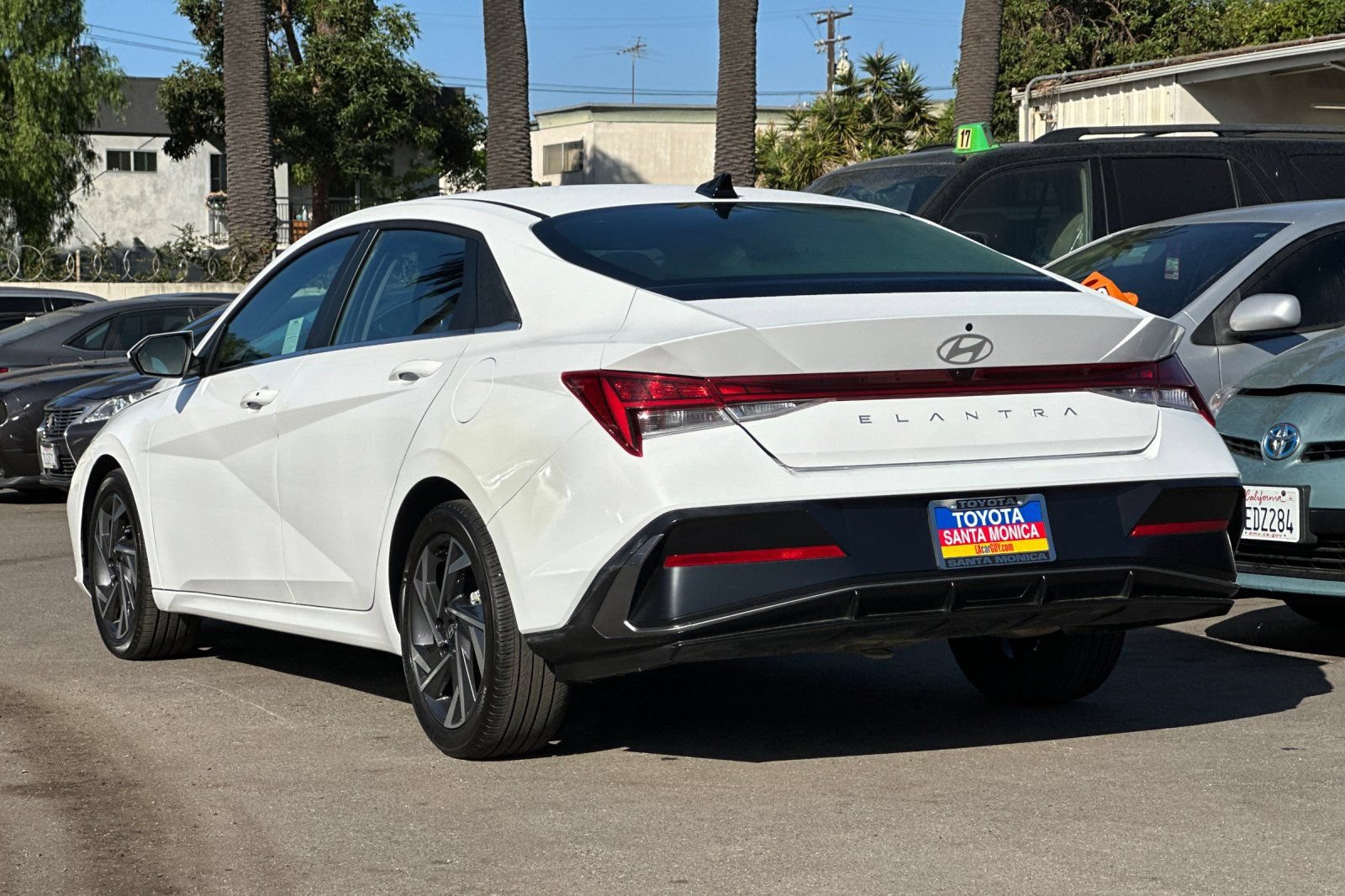 Used 2025 Hyundai Elantra SEL FWD image 6