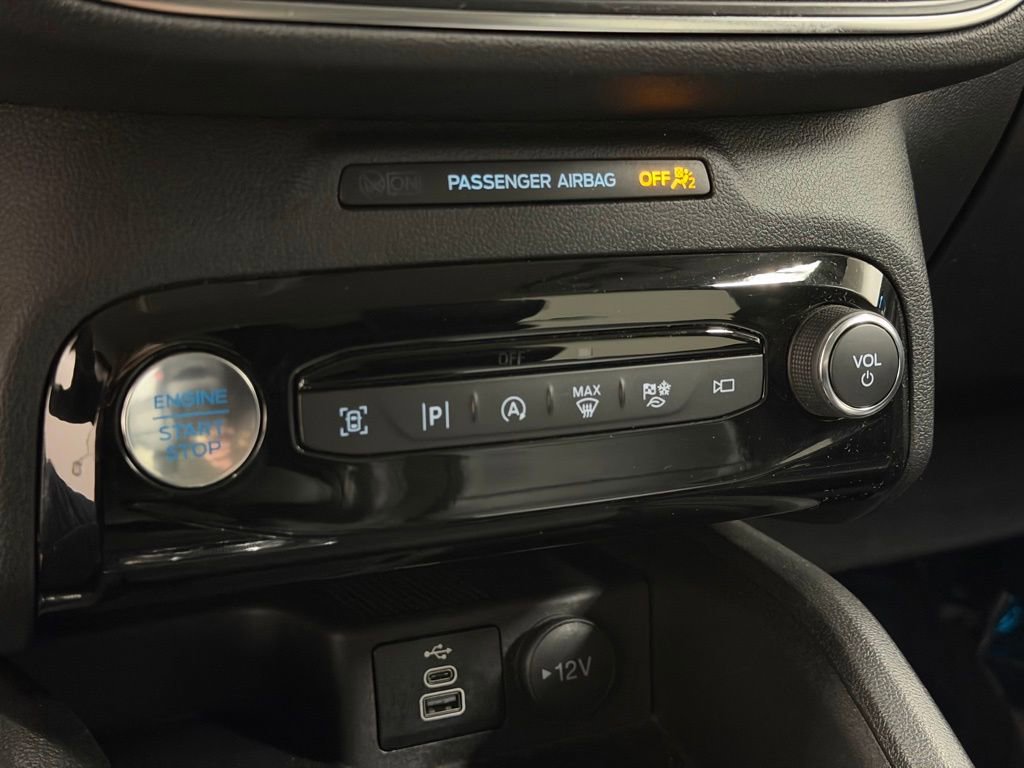 Used 2024 Ford Escape Platinum image 35