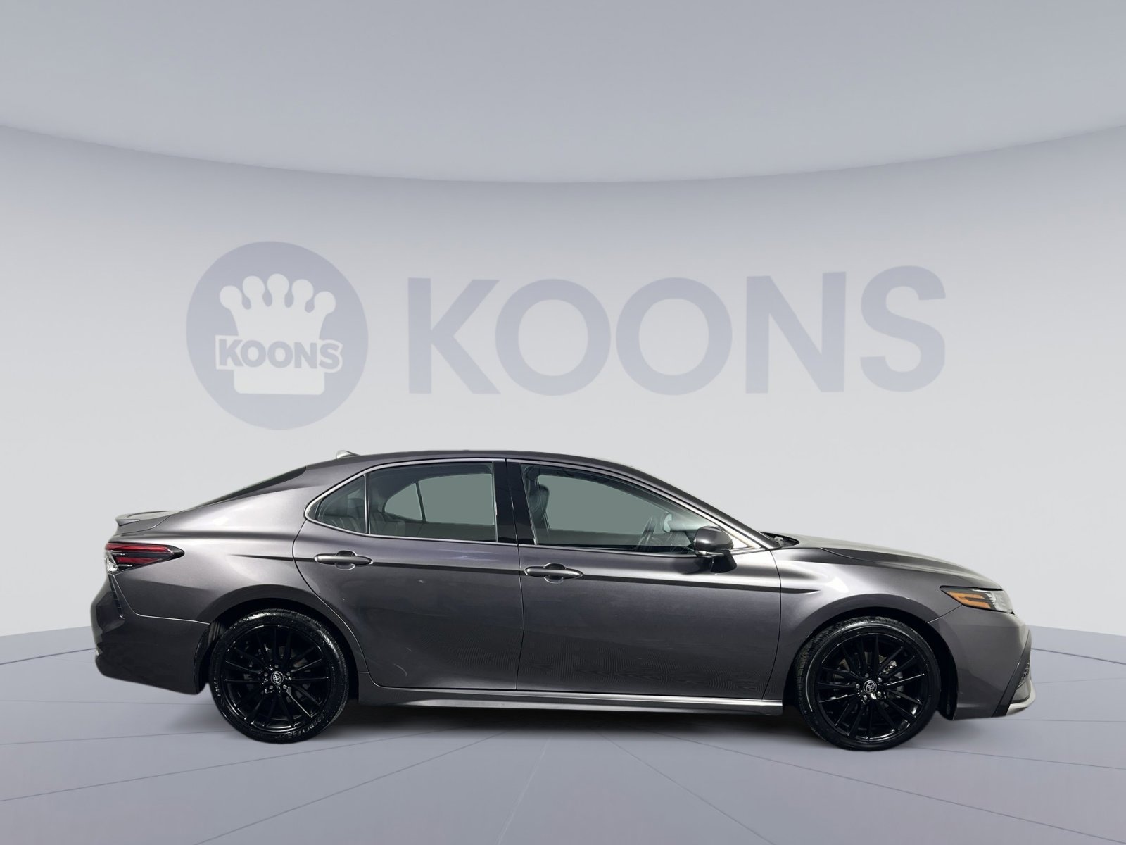 Used 2023 Toyota Camry XSE image 8