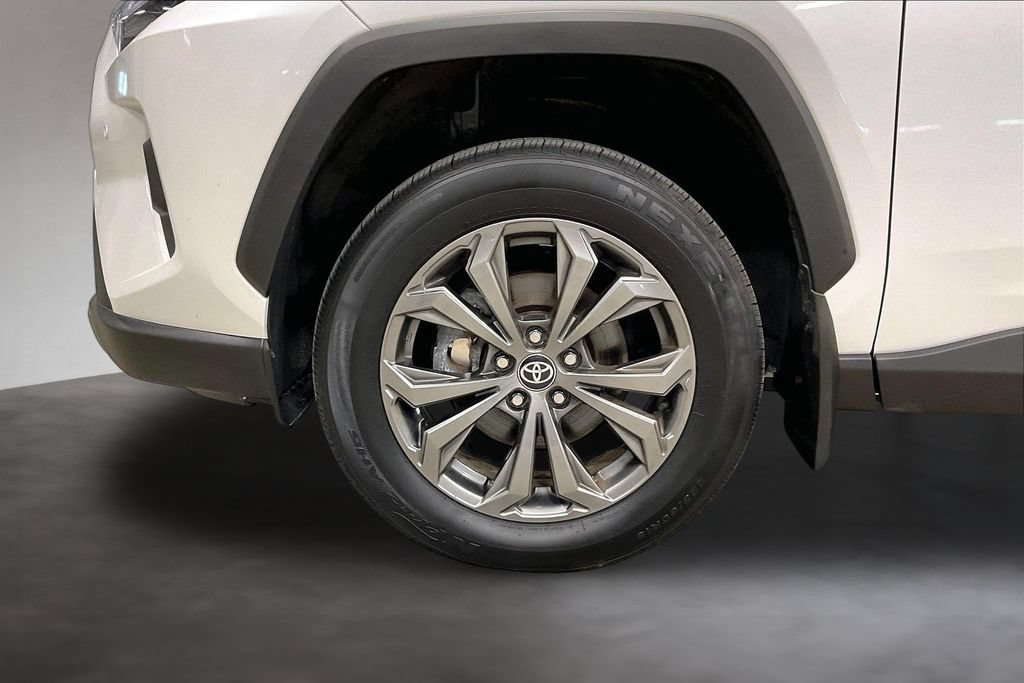 Used 2023 Toyota RAV4 Limited AWD/4WD image 35