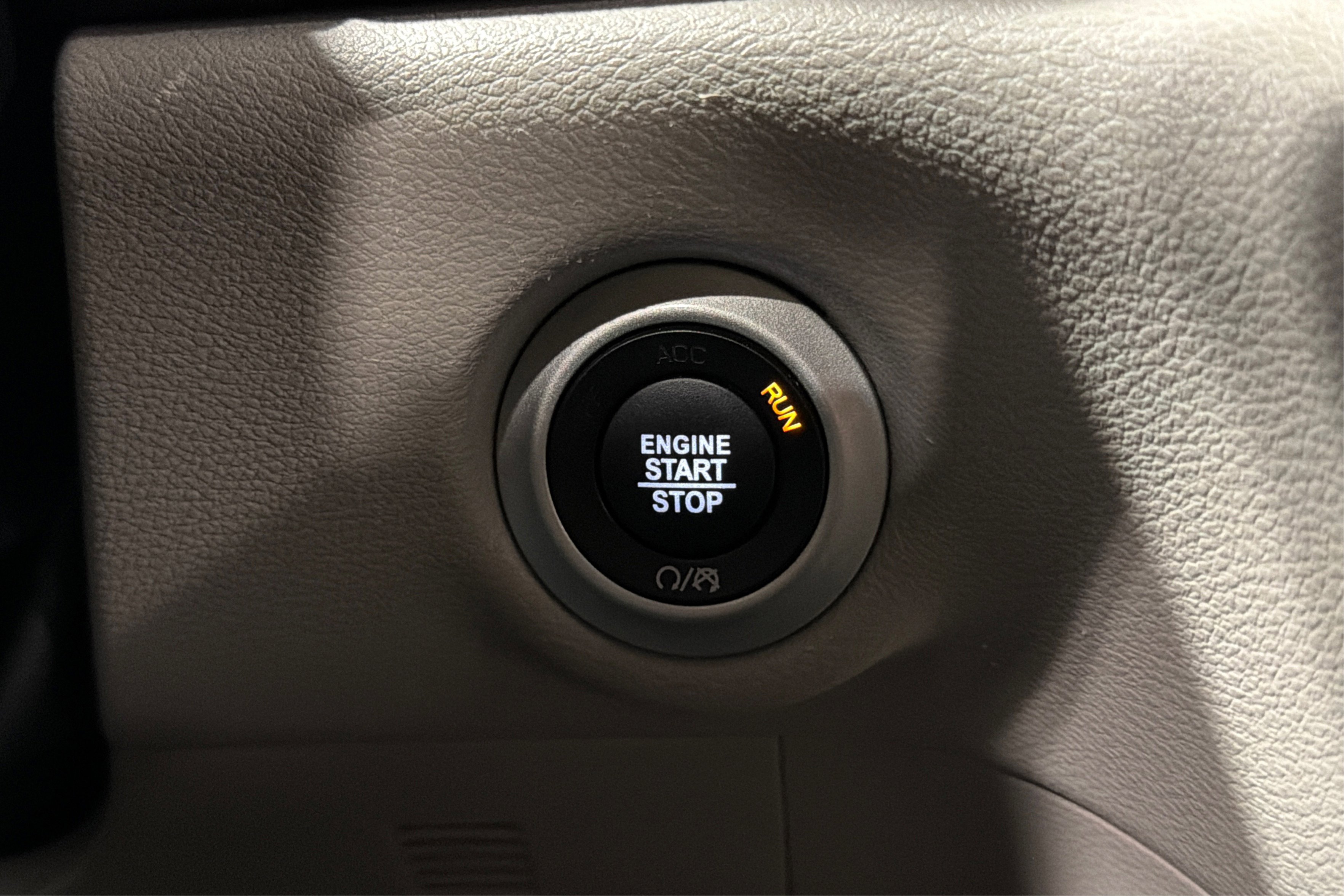 Used 2023 Chrysler Voyager LX FWD image 32