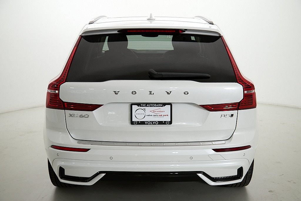 Certified 2024 Volvo XC60 B5 Plus w/ Protection Package Premier AWD/4WD image 8