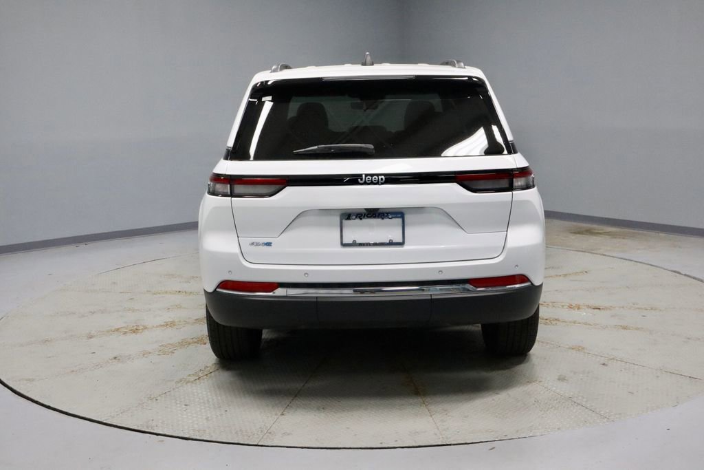 Used 2025 Jeep Grand Cherokee Limited 4xe image 12