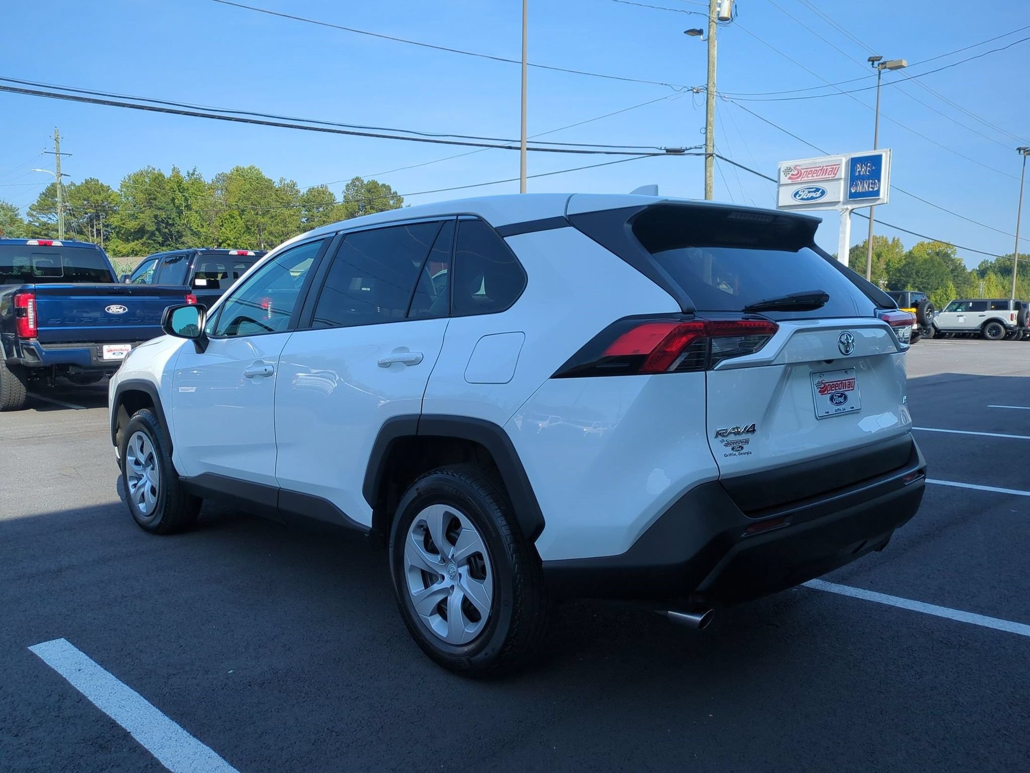 Used 2024 Toyota RAV4 LE FWD image 9