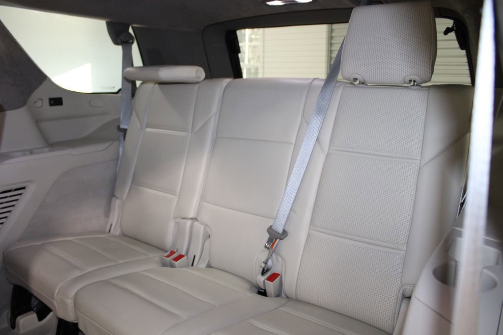 Used 2021 Cadillac Escalade Premium Luxury Platinum w/ Heavy-Duty Trailer Package image 27