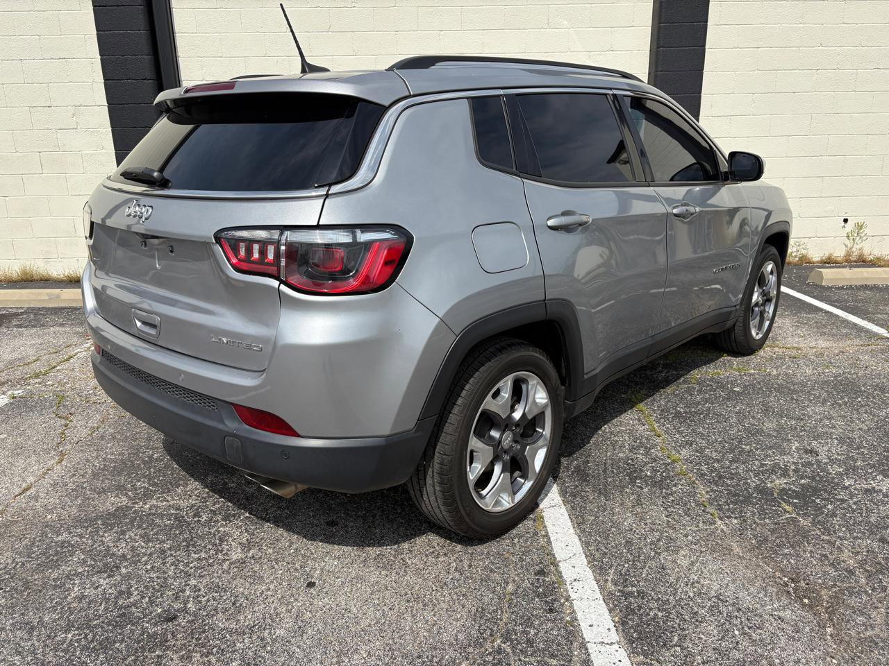 Used 2021 Jeep Compass Limited FWD image 3