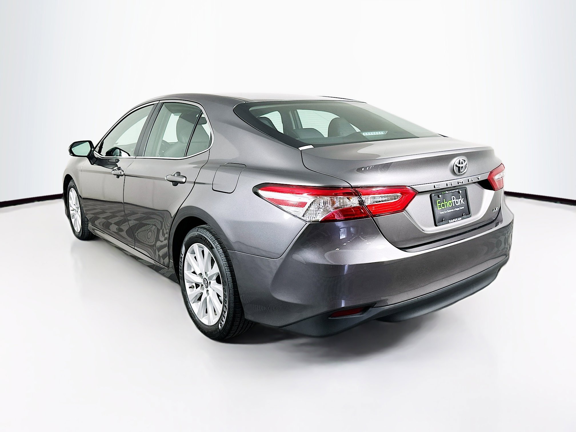 Used 2018 Toyota Camry LE w/ Convenience Package image 5
