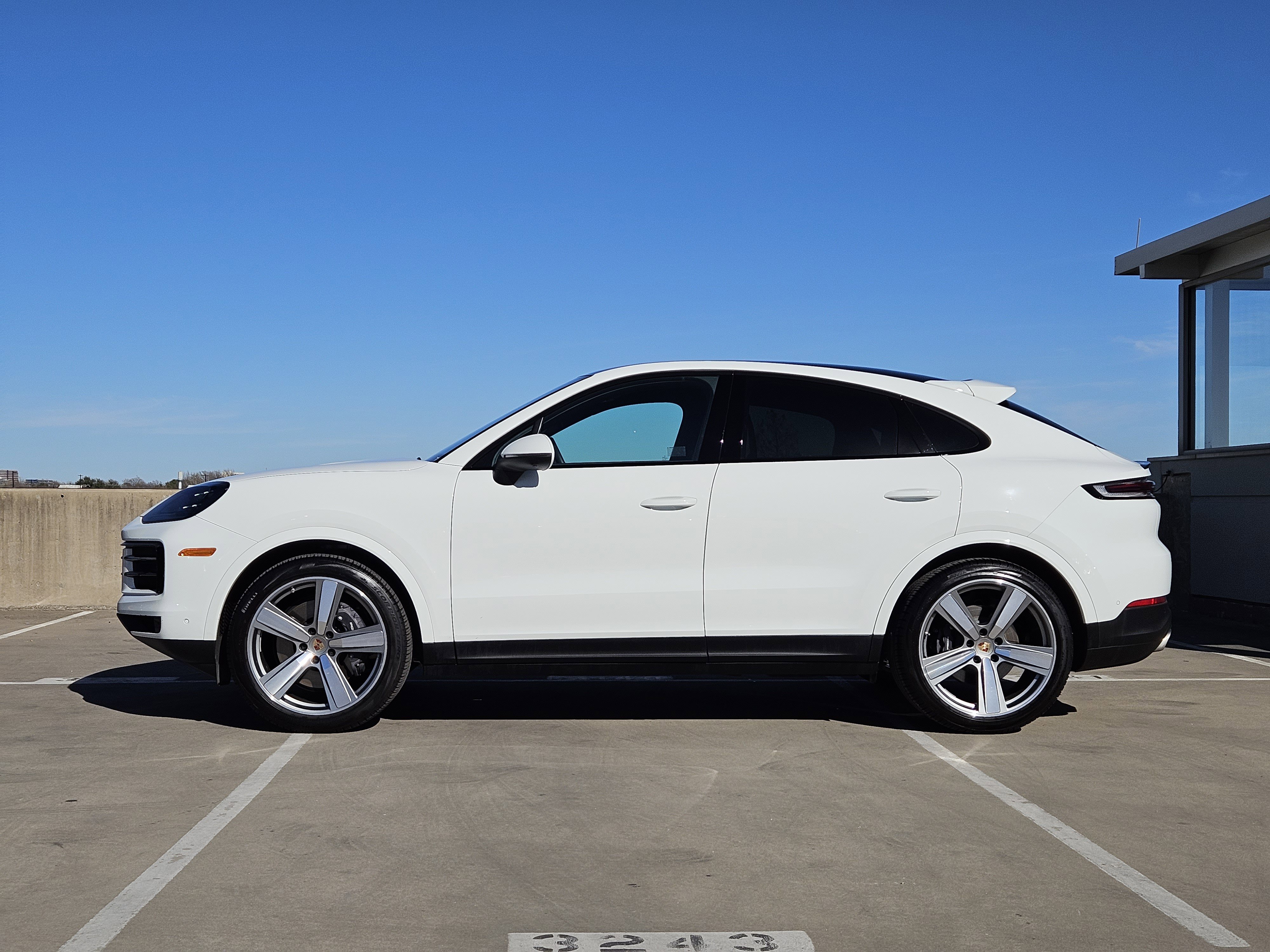 Certified 2025 Porsche Cayenne Coupe image 2