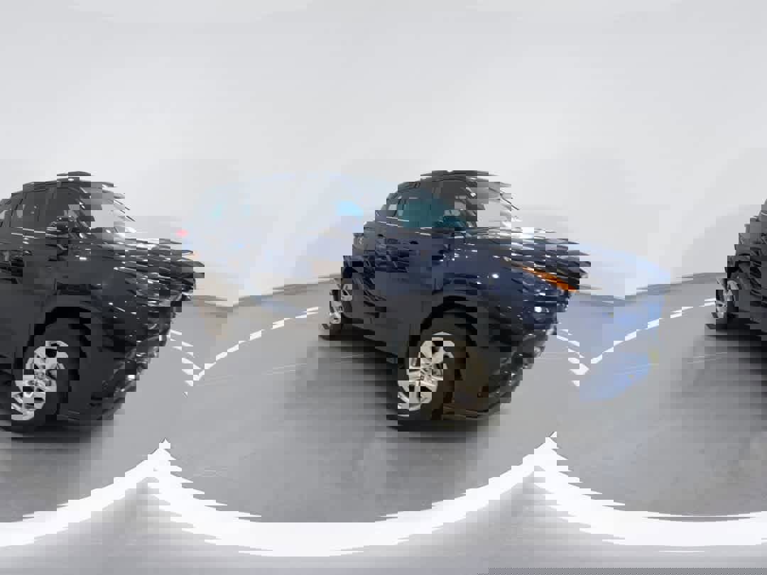 Used 2023 Toyota Highlander L image 2