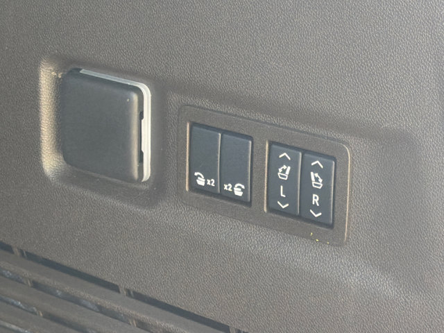 Used 2026 GMC Yukon XL Elevation AWD/4WD image 21