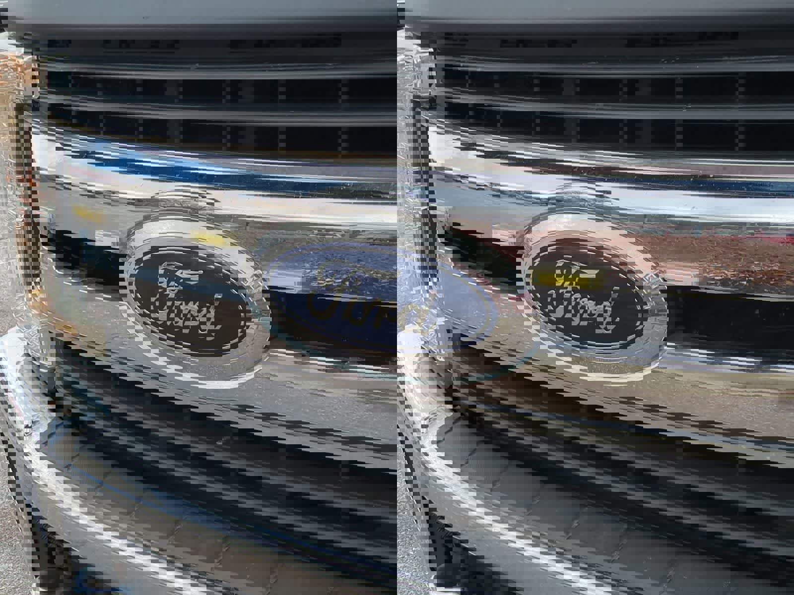 Used 2017 Ford F350 XLT w/ XLT Premium Package AWD/4WD image 12