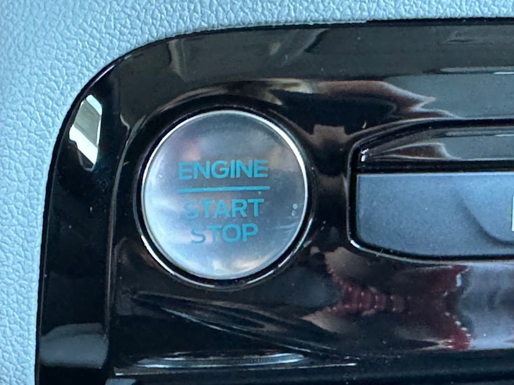 New 2025 Ford Escape SE w/ PHEV Premium Package image 13
