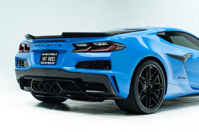 Used 2023 Chevrolet Corvette Z06 image 14