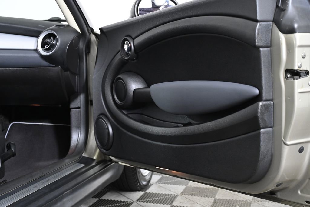 Used 2011 MINI Cooper Hardtop FWD image 29