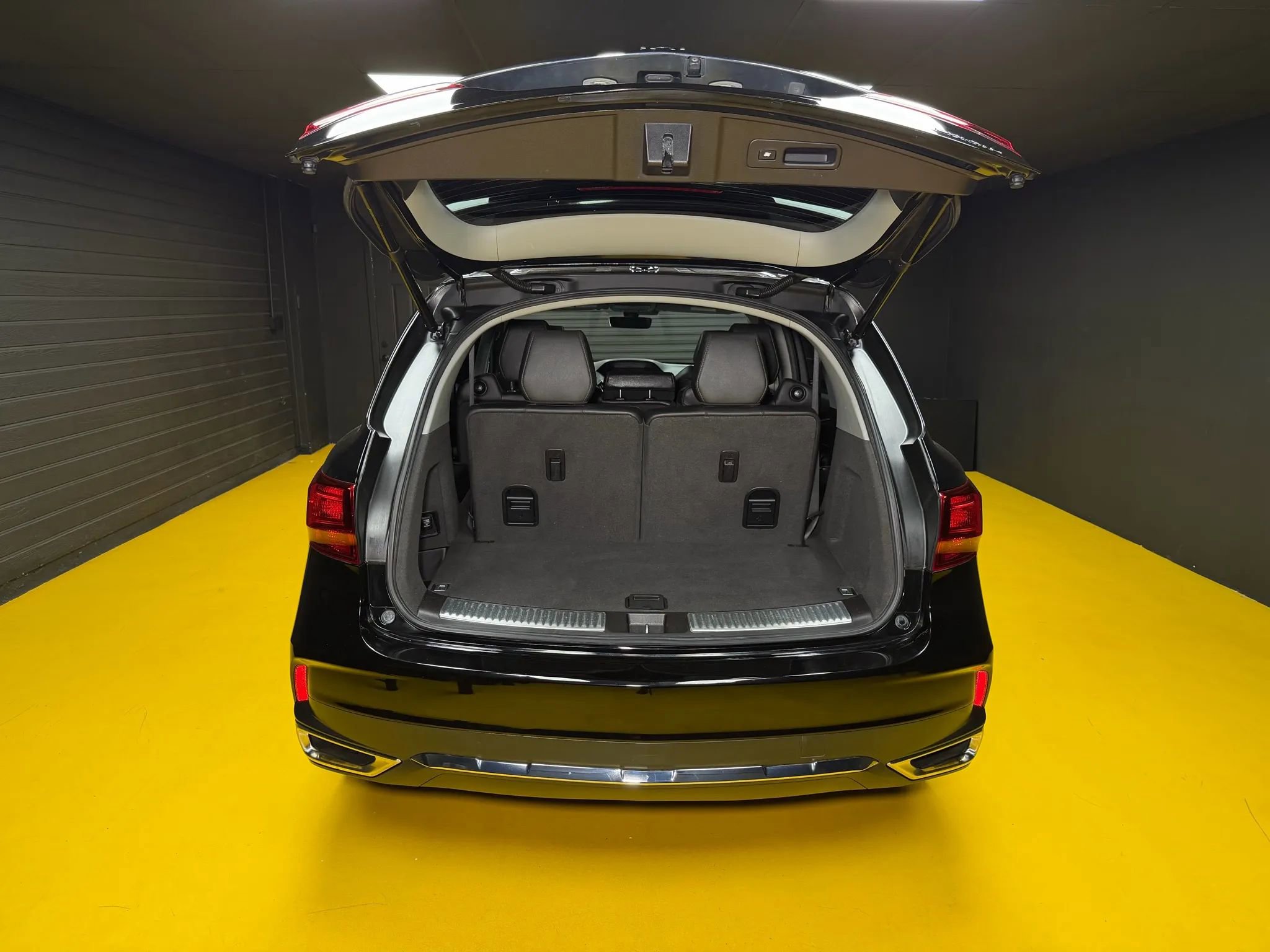 Used 2018 Acura MDX SH-AWD w/ Technology Package image 12