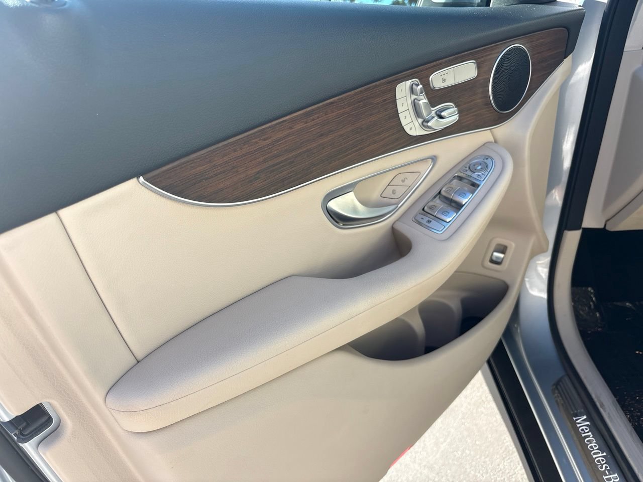 Certified 2022 Mercedes-Benz GLC 300 4MATIC image 7