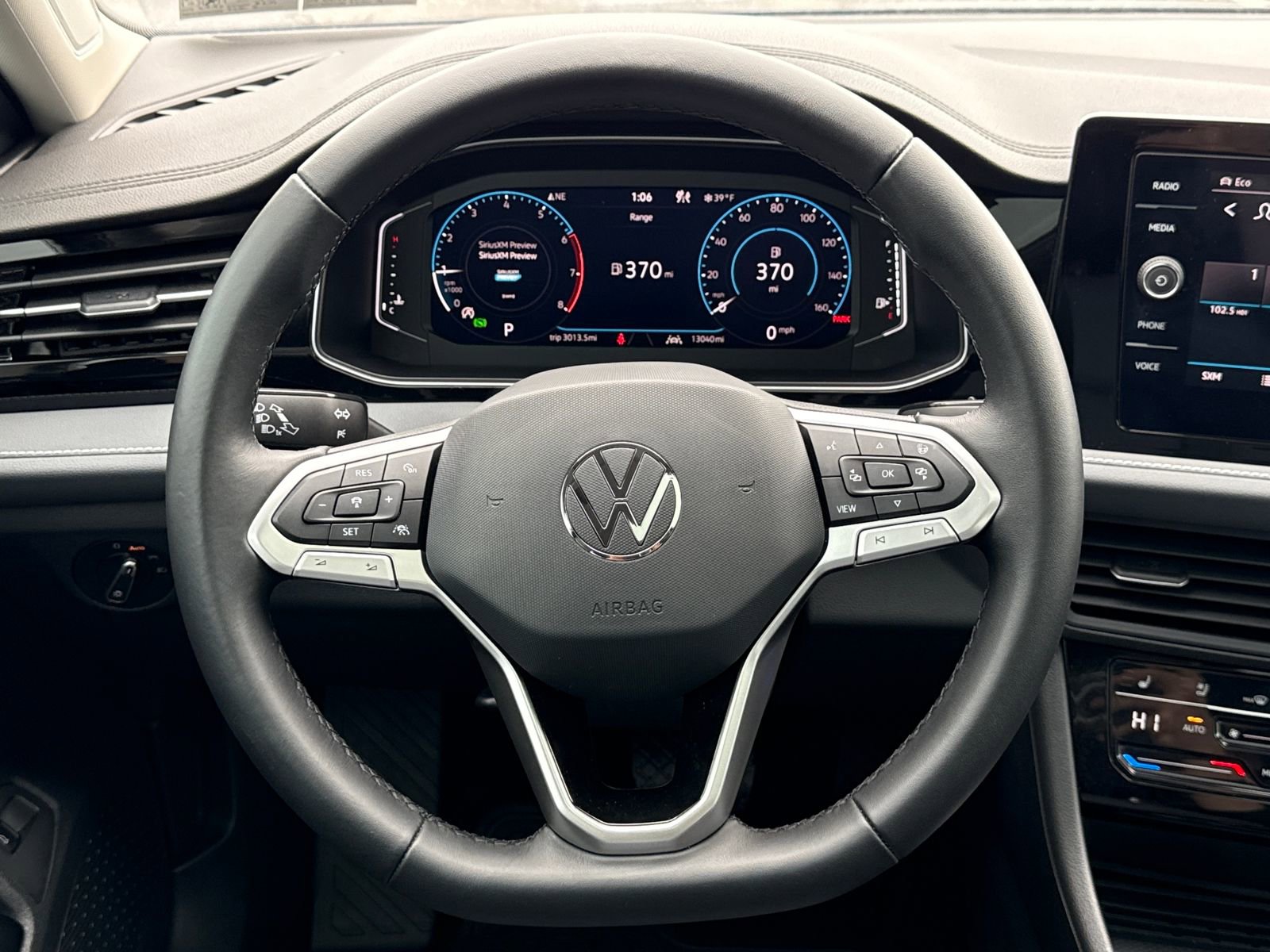 Certified 2025 Volkswagen Jetta SEL image 21