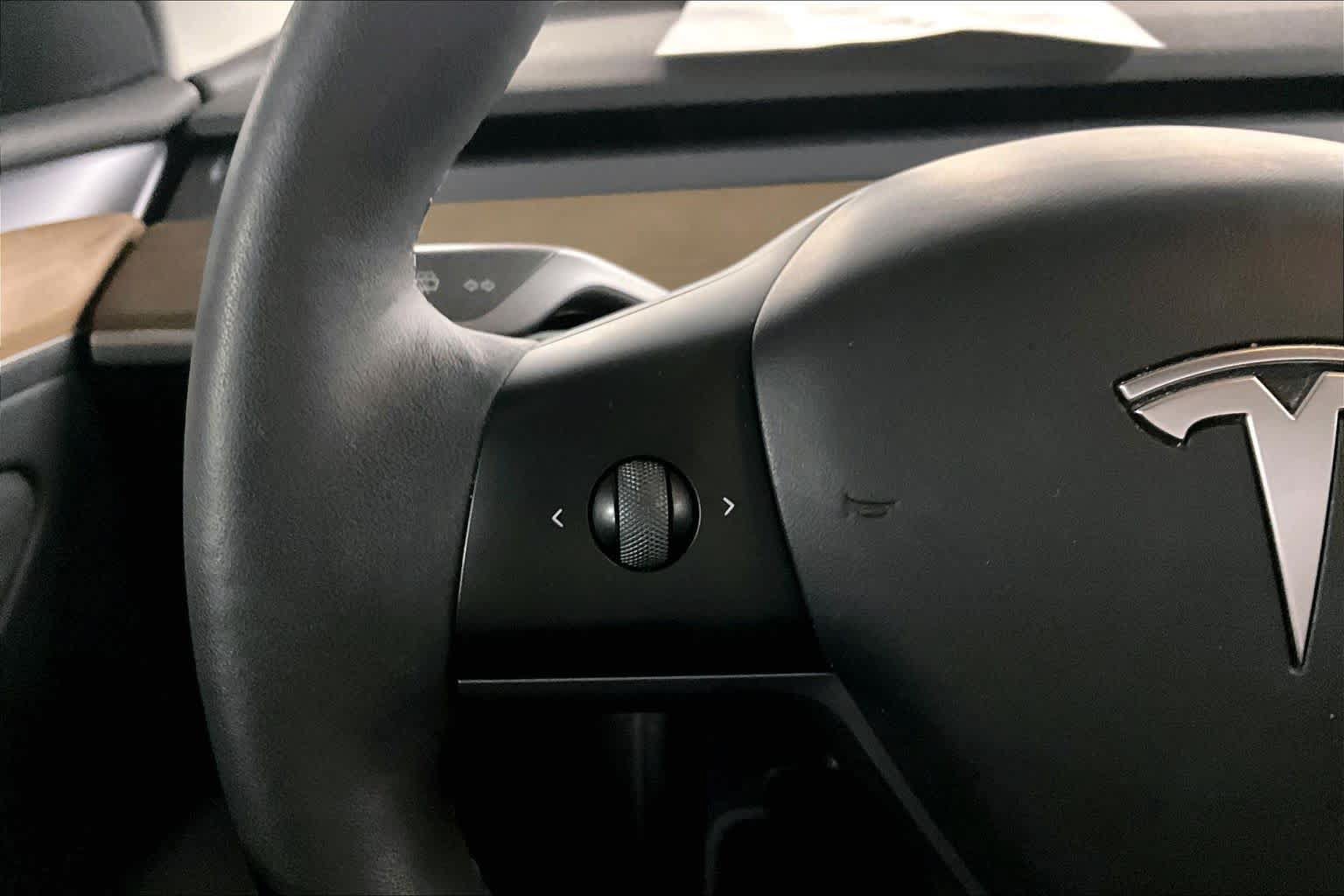 Used 2023 Tesla Model Y AWD image 23
