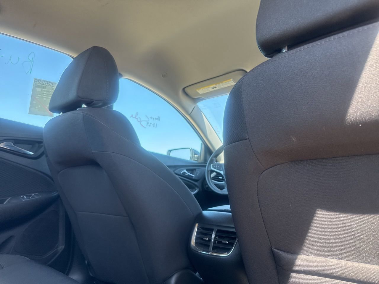 Used 2025 Chevrolet Malibu LT image 31