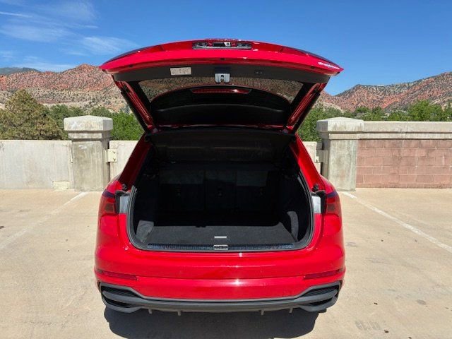 Used 2024 Audi Q3 2.0T Premium image 8