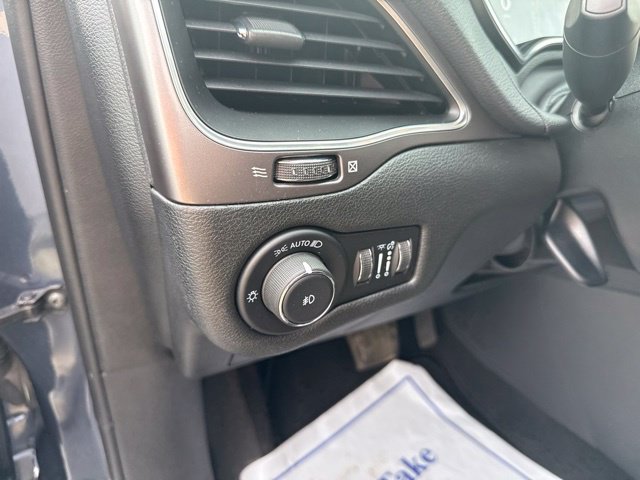 Used 2022 Jeep Cherokee Latitude AWD/4WD image 19