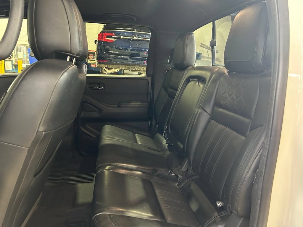 Used 2022 Nissan Frontier PRO-4X AWD/4WD image 38