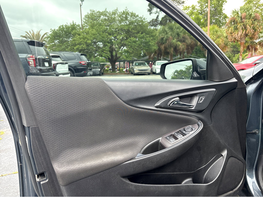 Used 2021 Chevrolet Malibu LT FWD image 19