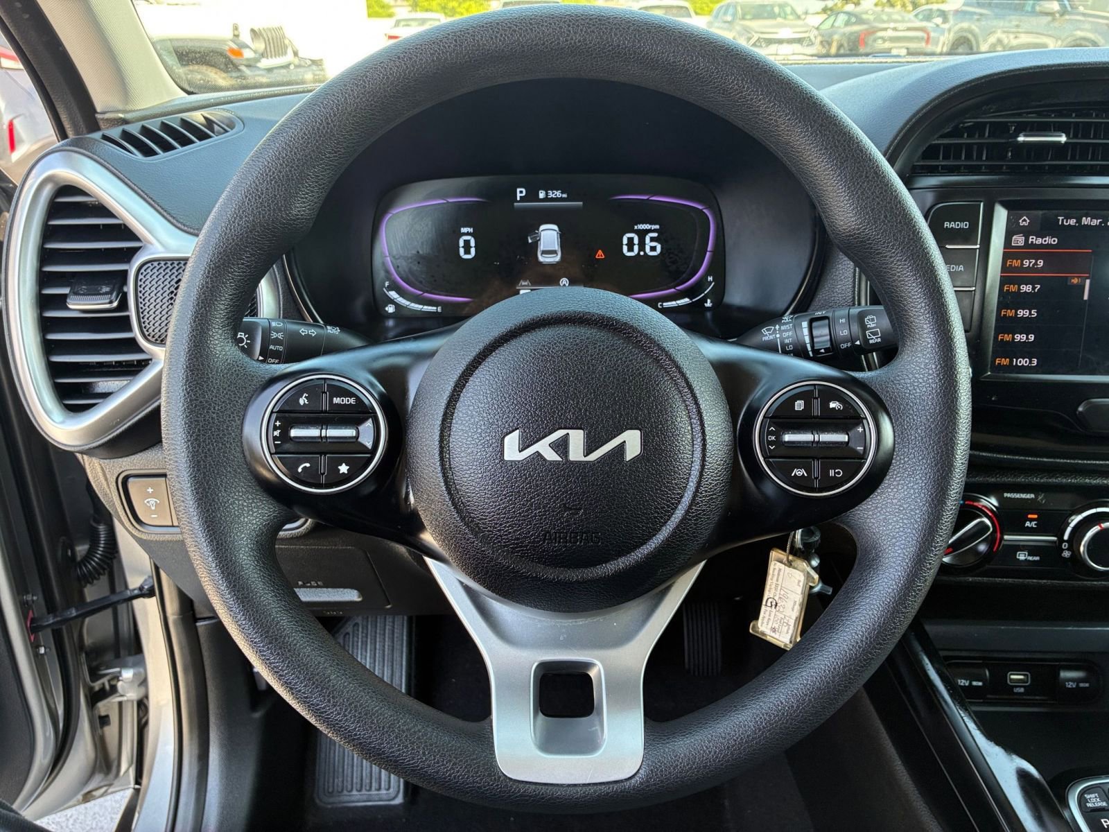 Used 2025 Kia Soul LX w/ LX Technology Package image 25