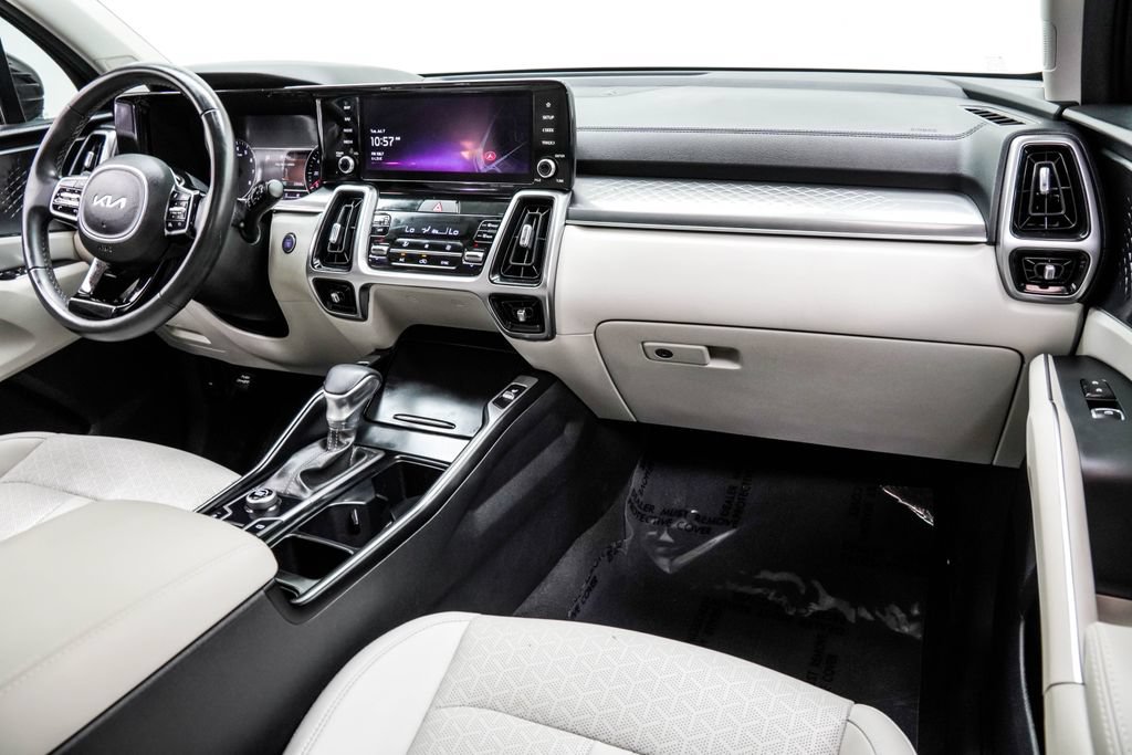 Used 2023 Kia Sorento S w/ Panoramic Sunroof Package FWD image 23