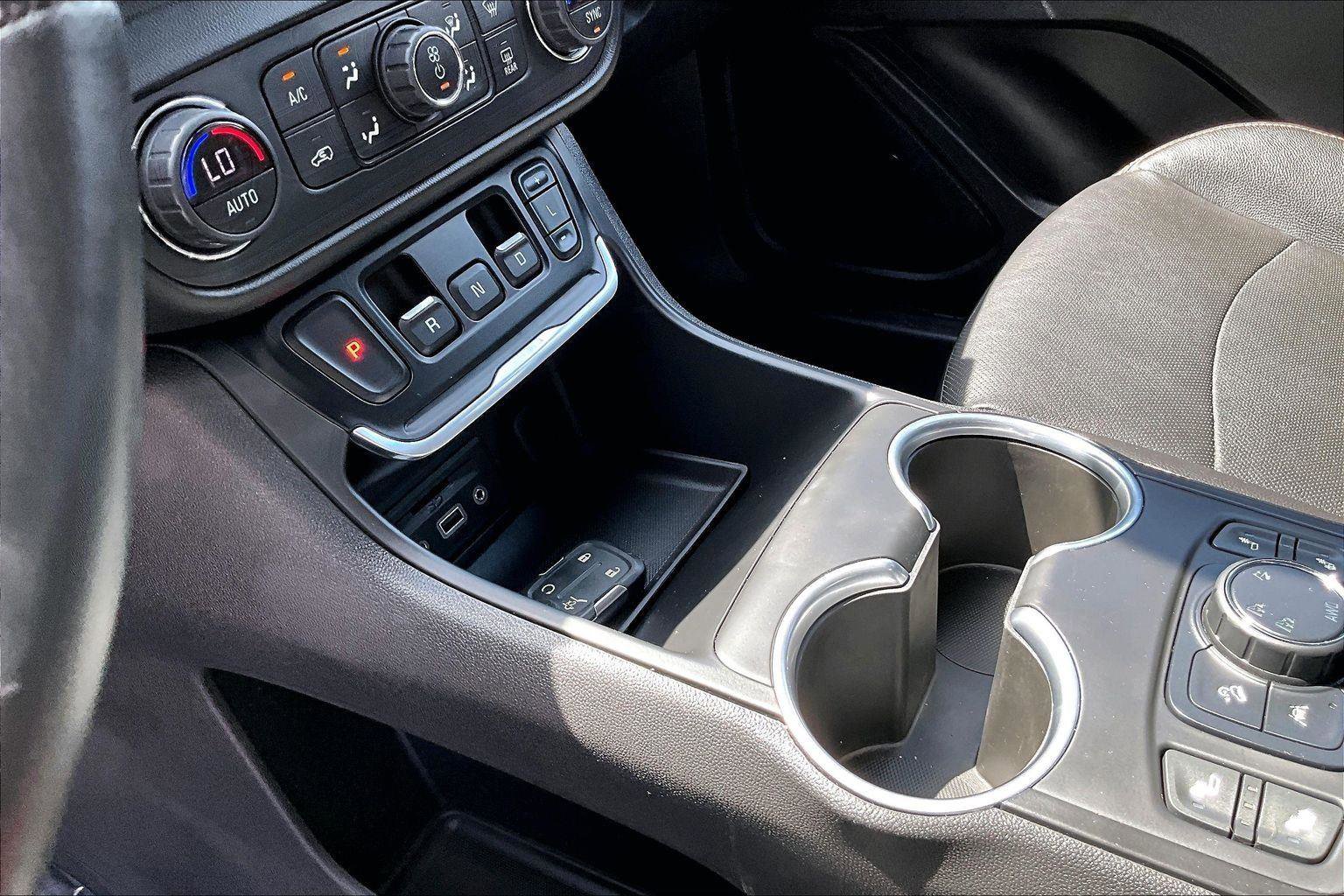 Used 2020 GMC Terrain SLT w/ Preferred Package image 18