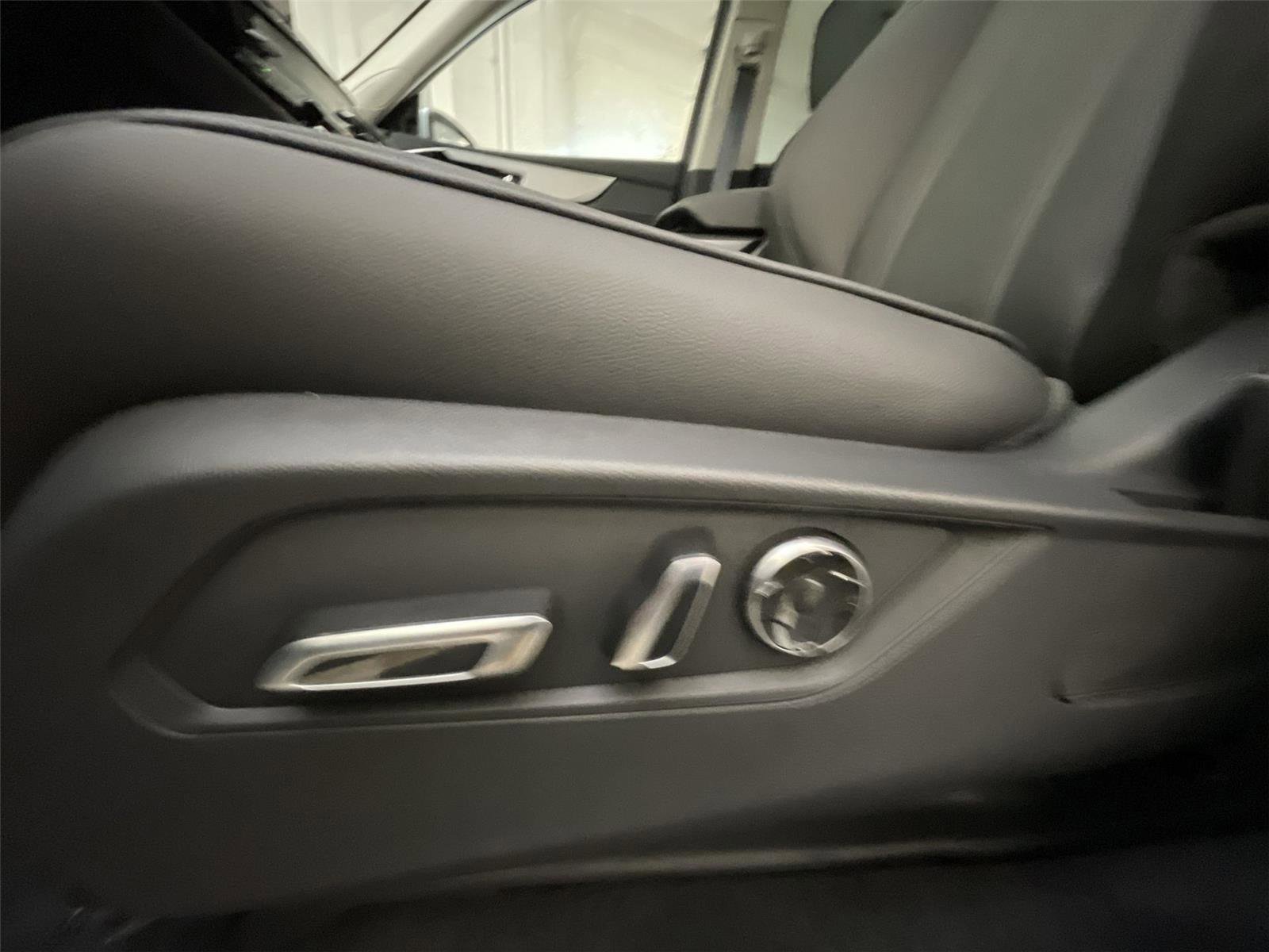 New 2026 Acura MDX SH-AWD image 13