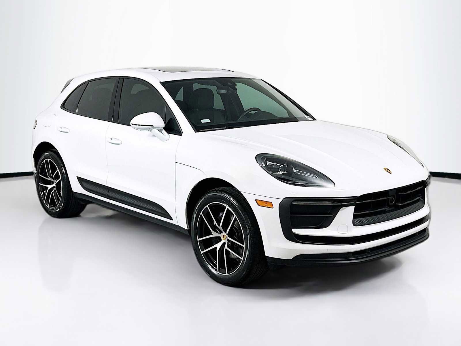 Certified 2025 Porsche Macan AWD/4WD image 7