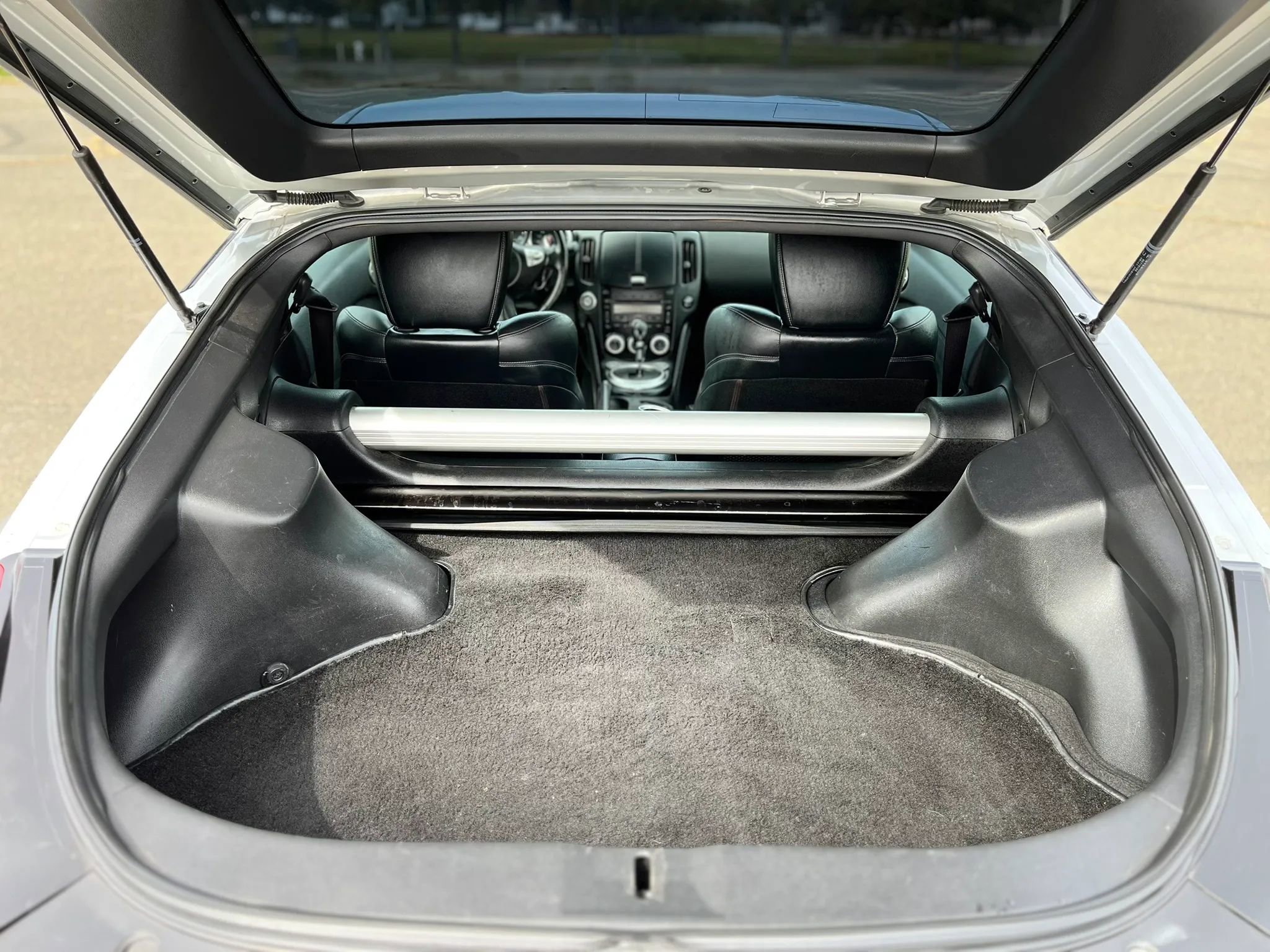 Used 2009 Nissan 370Z Touring w/ Sport Pkg RWD image 21