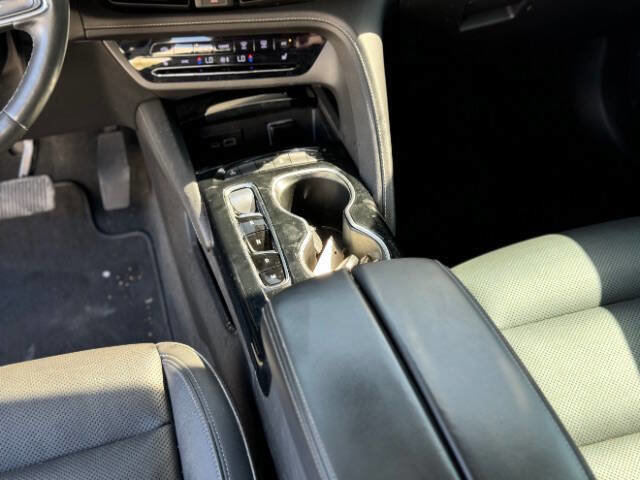 Used 2021 Buick Envision Essence w/ Sport Touring Package FWD image 15