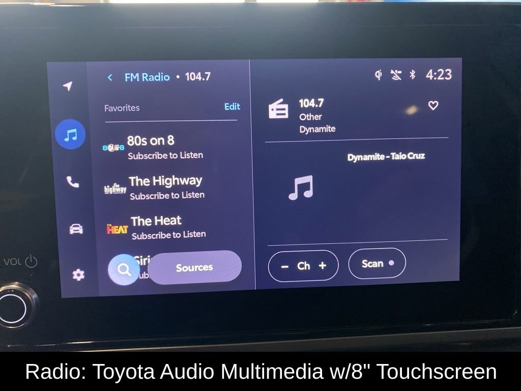 Used 2025 Toyota Camry SE FWD image 2