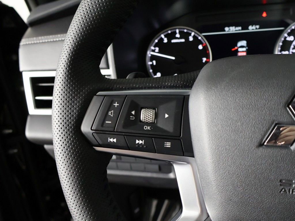 New 2026 Mitsubishi Outlander LE FWD image 38