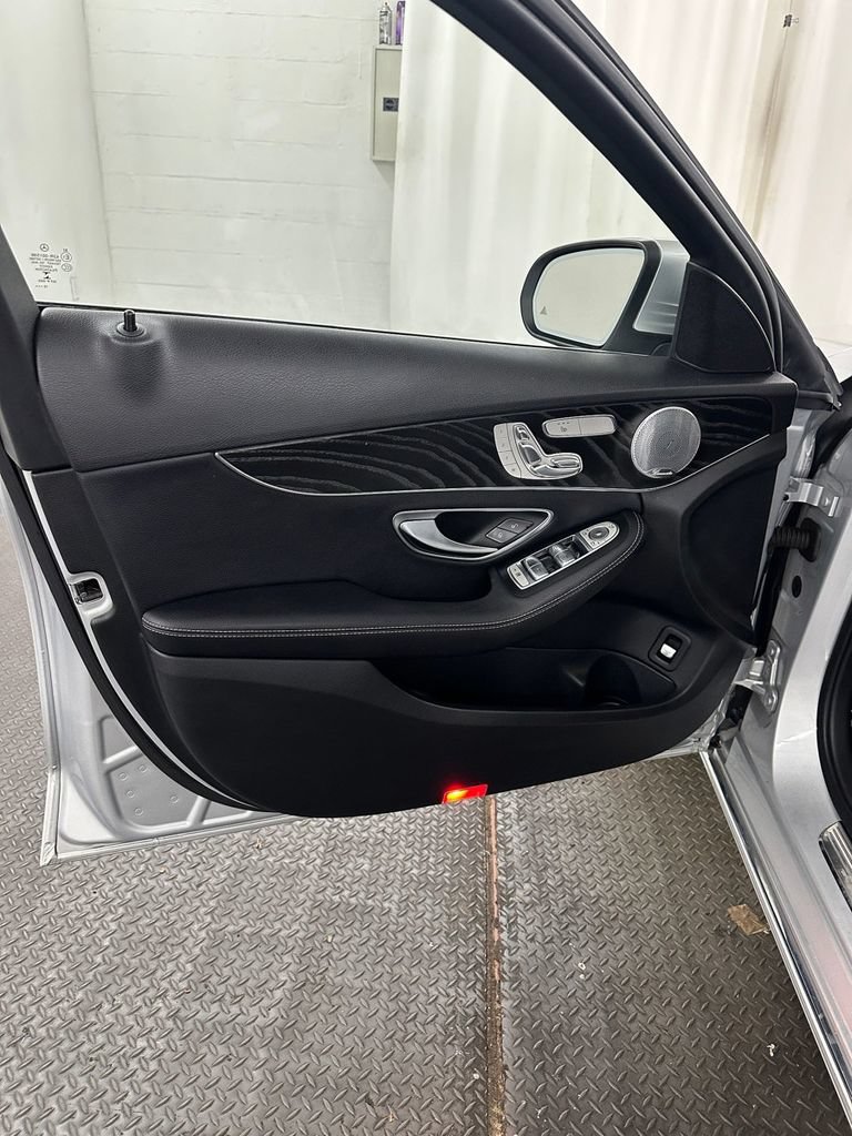 Used 2016 Mercedes-Benz C 300 4MATIC Sedan image 8
