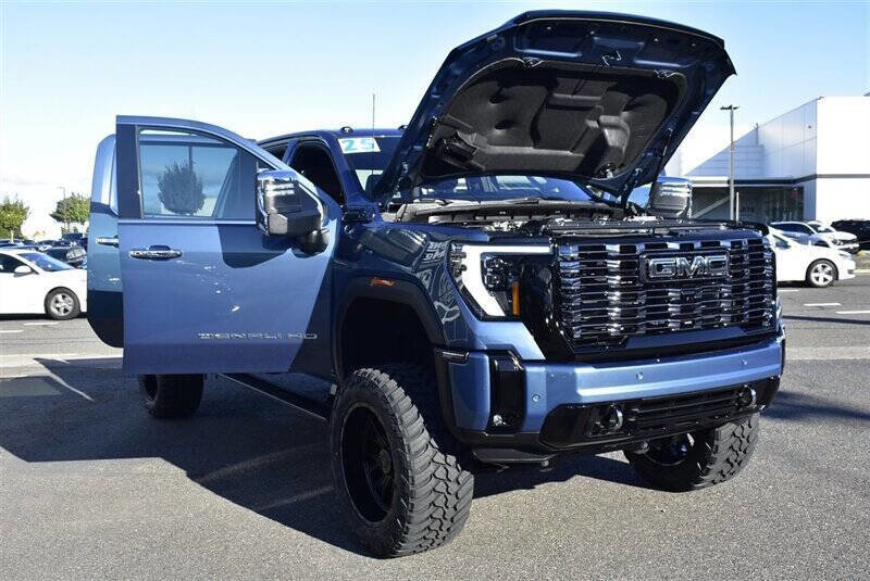 Used 2025 GMC Sierra 3500 Denali Ultimate image 38