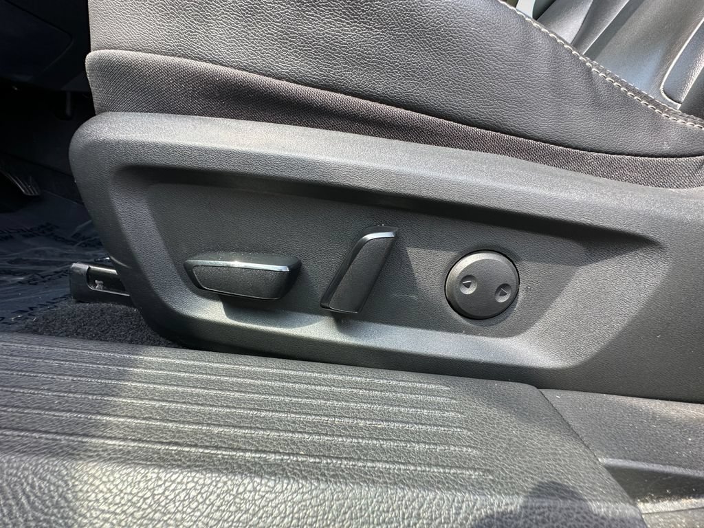 Used 2021 Nissan Rogue SL AWD/4WD image 17