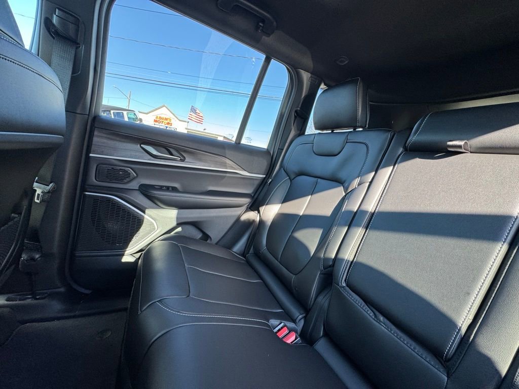 New 2026 Jeep Grand Cherokee Limited w/ Limited Altitude Package image 17