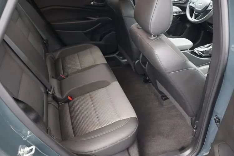 Used 2025 Chevrolet Trax LT FWD image 18