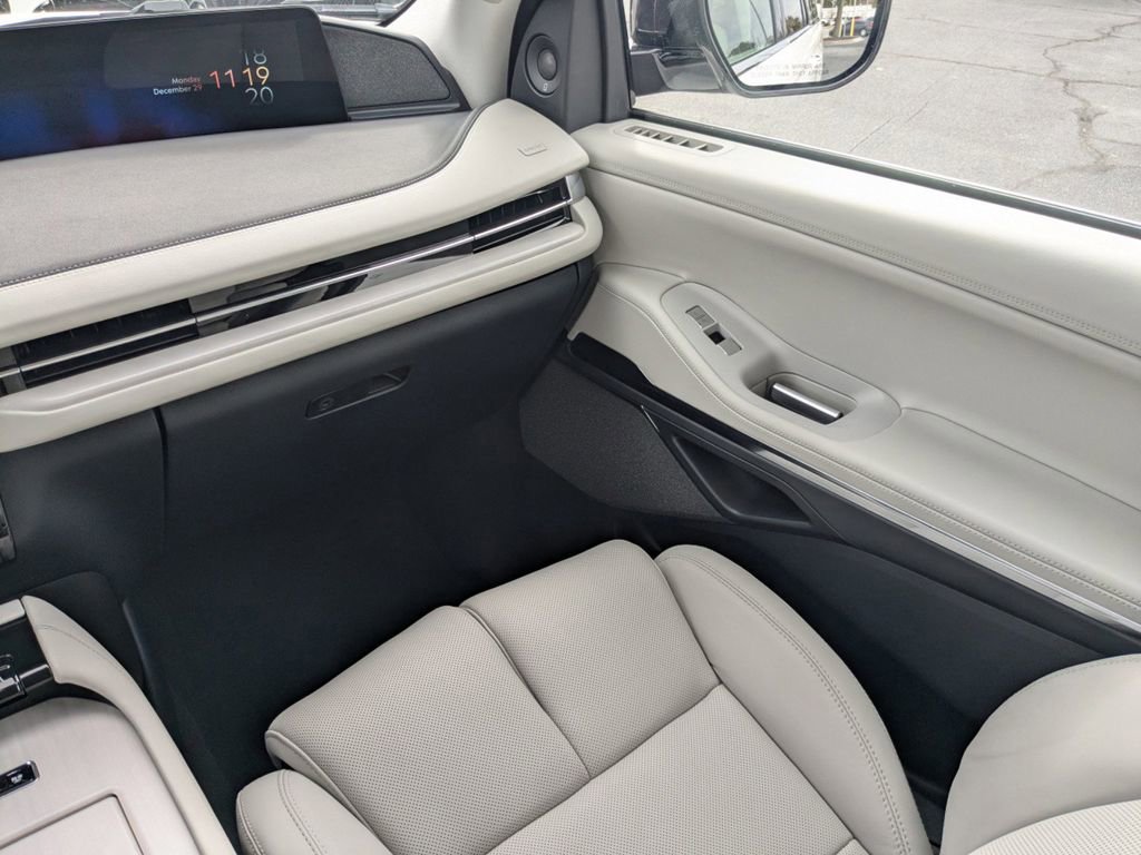 New 2025 Lincoln Navigator L Reserve image 18